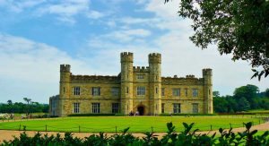 LEEDS CASTLE, CANTERBURY, CLIFFS OF DOVER AND GREENWICH TOUR WITH THAMES CRUISE